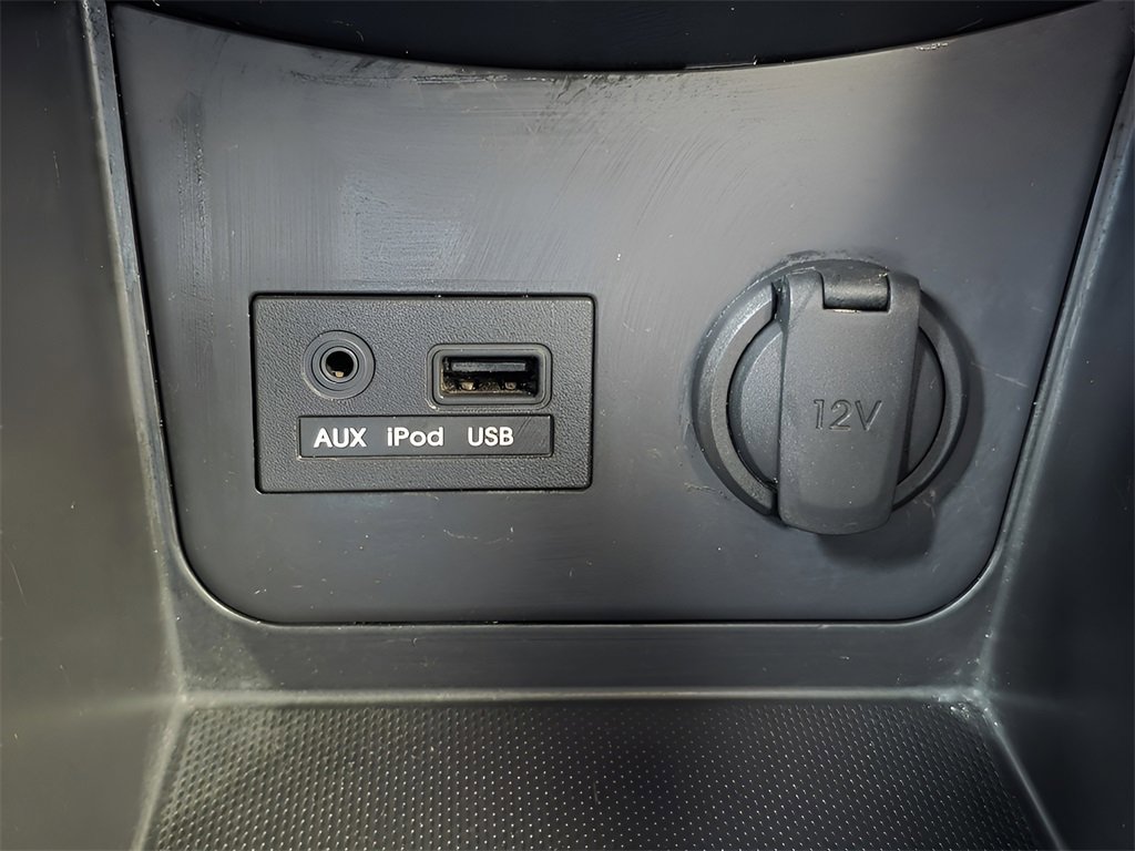 Used 2013 Hyundai Accent SE image 32