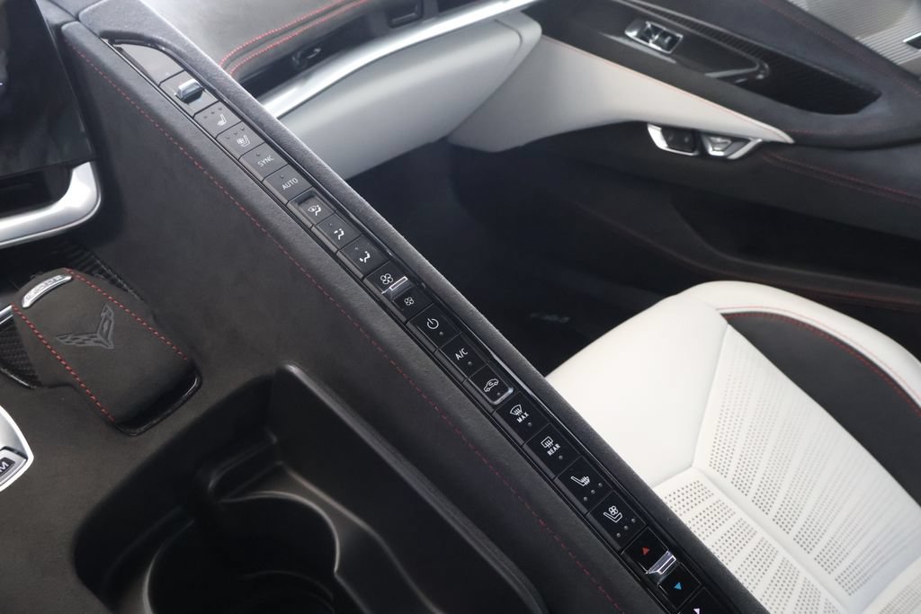Used 2023 Chevrolet Corvette Stingray Premium Conv w/ Z51 Performance Package RWD image 36