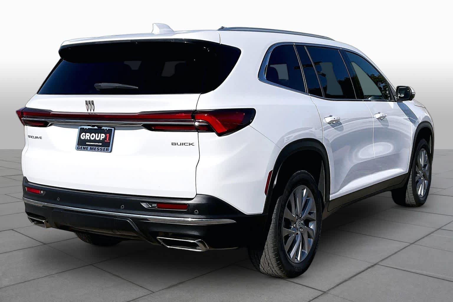 Used 2025 Buick Enclave Preferred FWD image 12