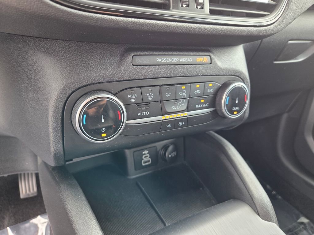 Used 2025 Ford Escape ST-Line image 23