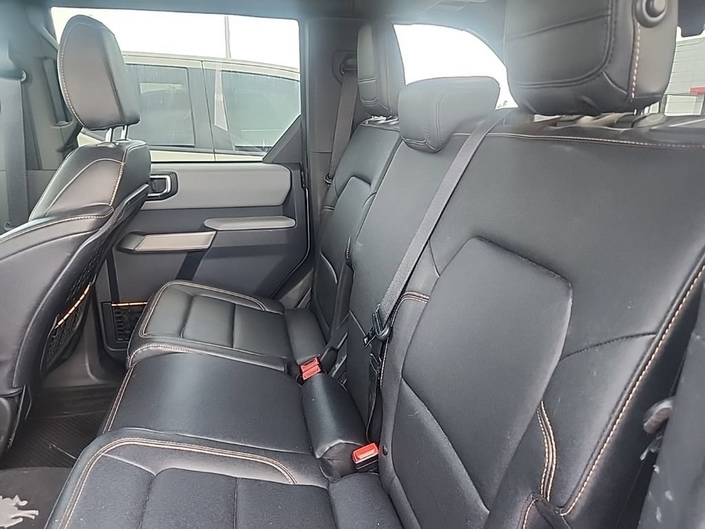 Used 2023 Ford Bronco Badlands w/ Sasquatch Package AWD/4WD image 12