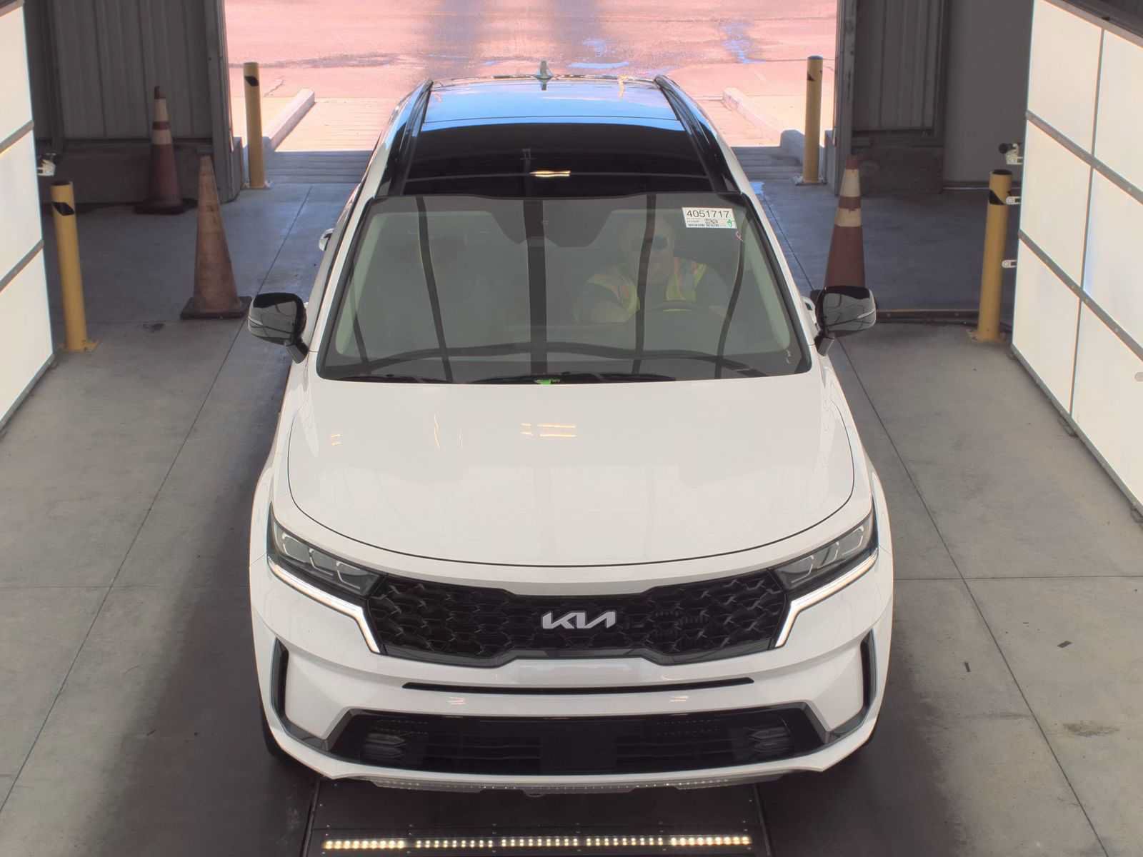 Used 2023 Kia Sorento SX AWD/4WD image 3