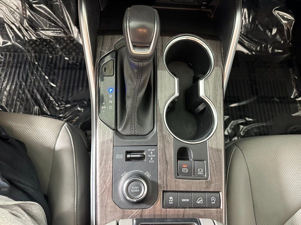 Used 2020 Toyota Highlander Limited image 34