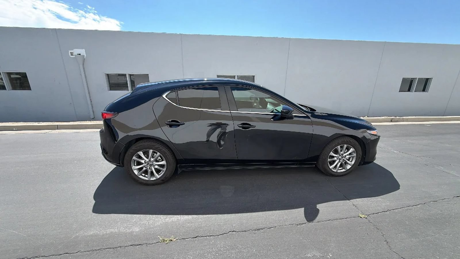 Used 2023 MAZDA MAZDA3 s FWD image 9