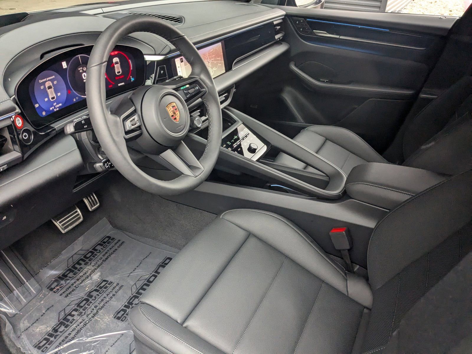 New 2025 Porsche Macan 4S Electric image 5