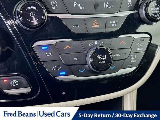 Used 2023 Chrysler Pacifica Limited FWD image 23