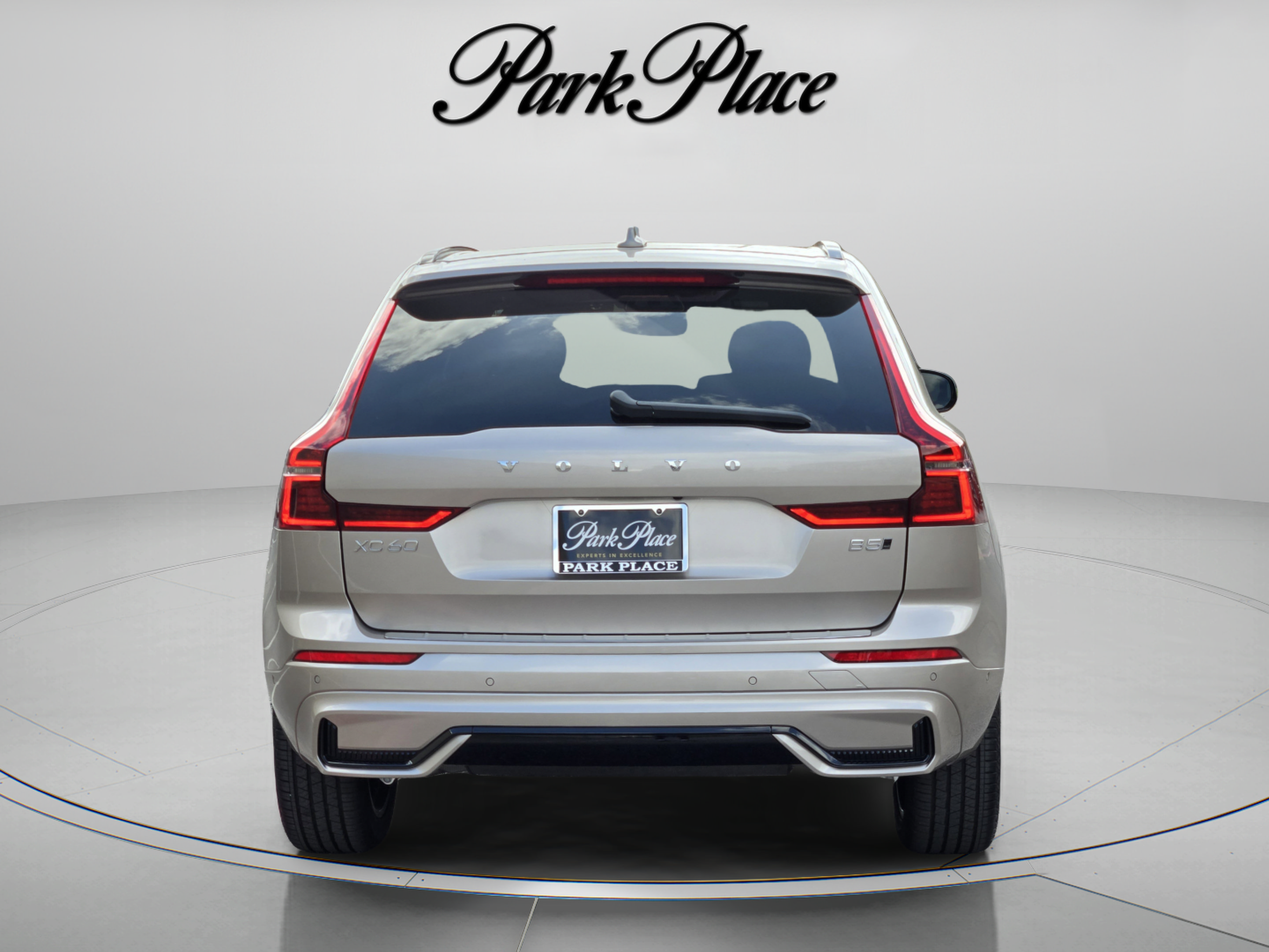 Used 2026 Volvo XC60 B5 Plus w/ Protection Package Premier AWD/4WD image 4