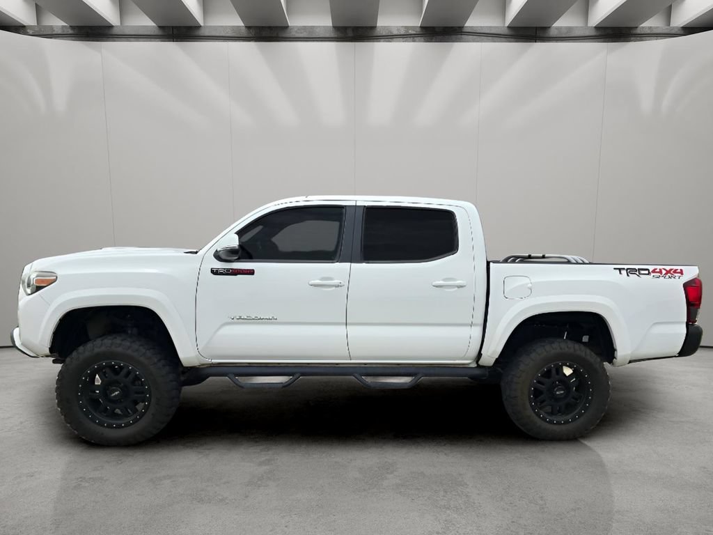 Used 2020 Toyota Tacoma TRD Sport w/ Technology Package AWD/4WD image 2