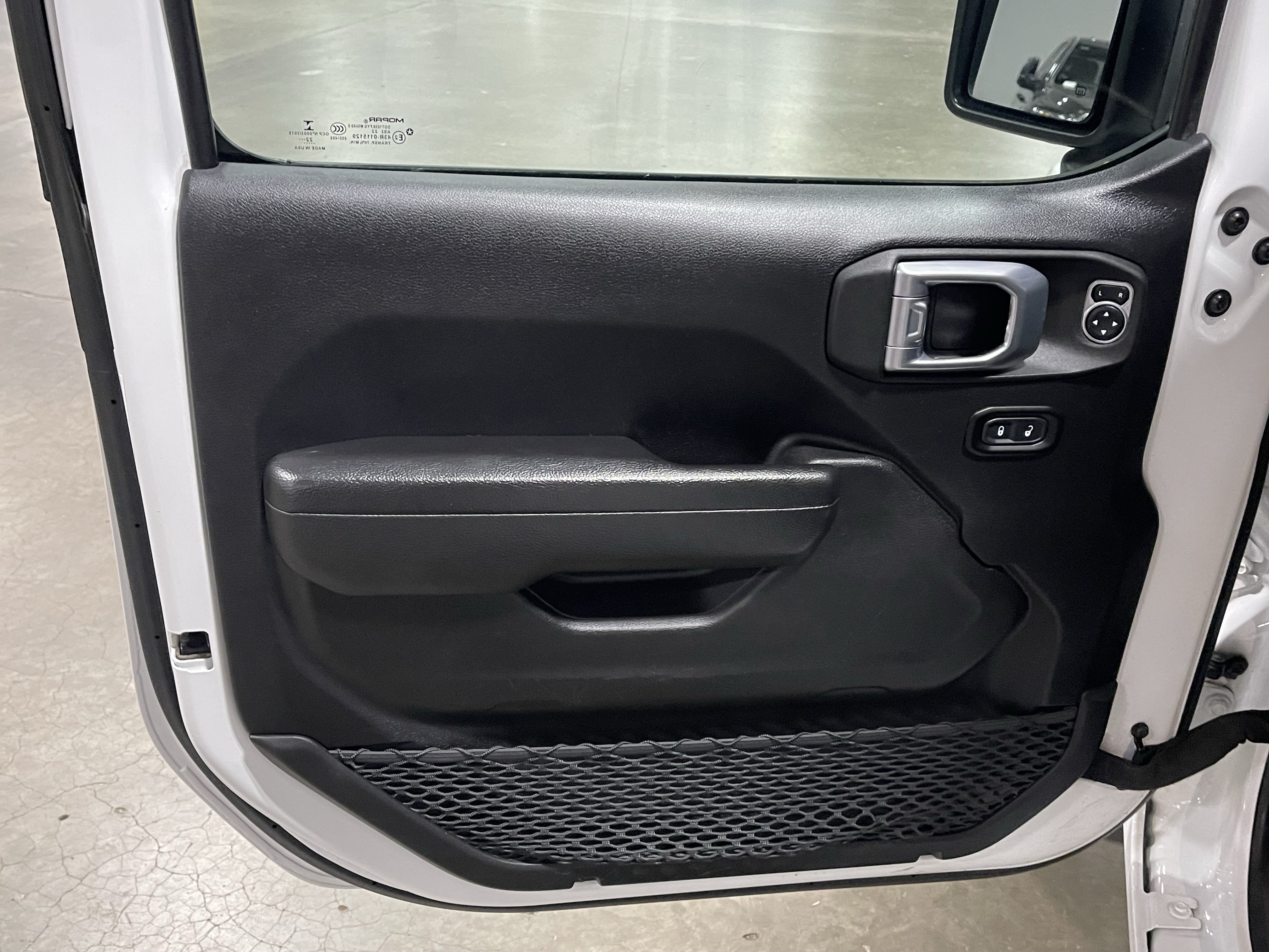 Used 2023 Jeep Gladiator Sport AWD/4WD image 17