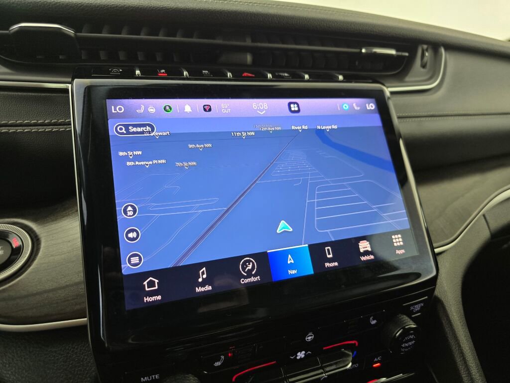 Used 2023 Jeep Grand Cherokee Limited w/ Black Appearance Package image 29