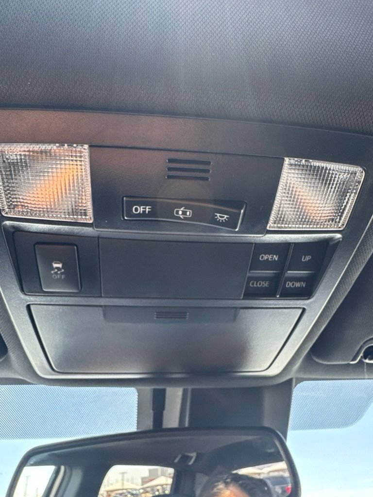 Used 2019 Toyota Tacoma Limited AWD/4WD image 21