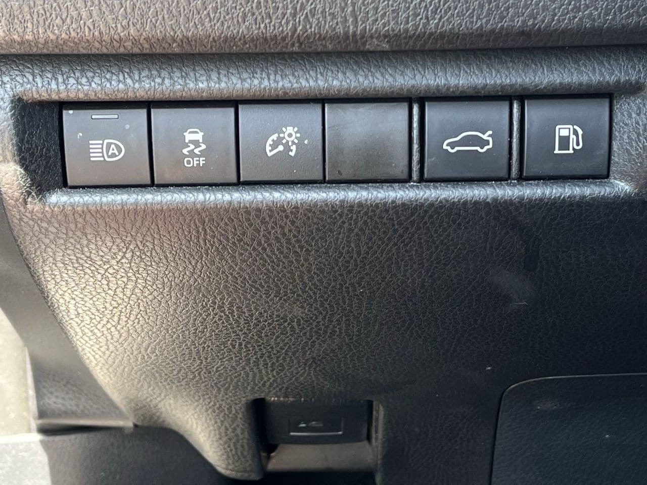 Used 2025 Toyota Camry SE FWD image 20
