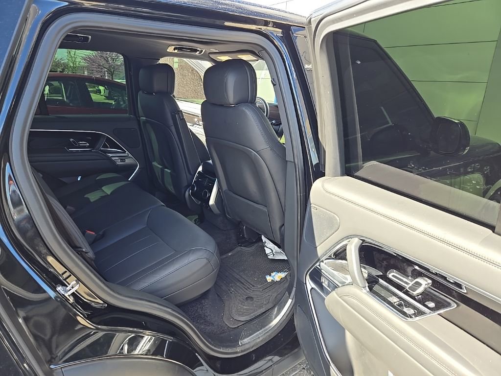 Certified 2023 Land Rover Range Rover SE image 19