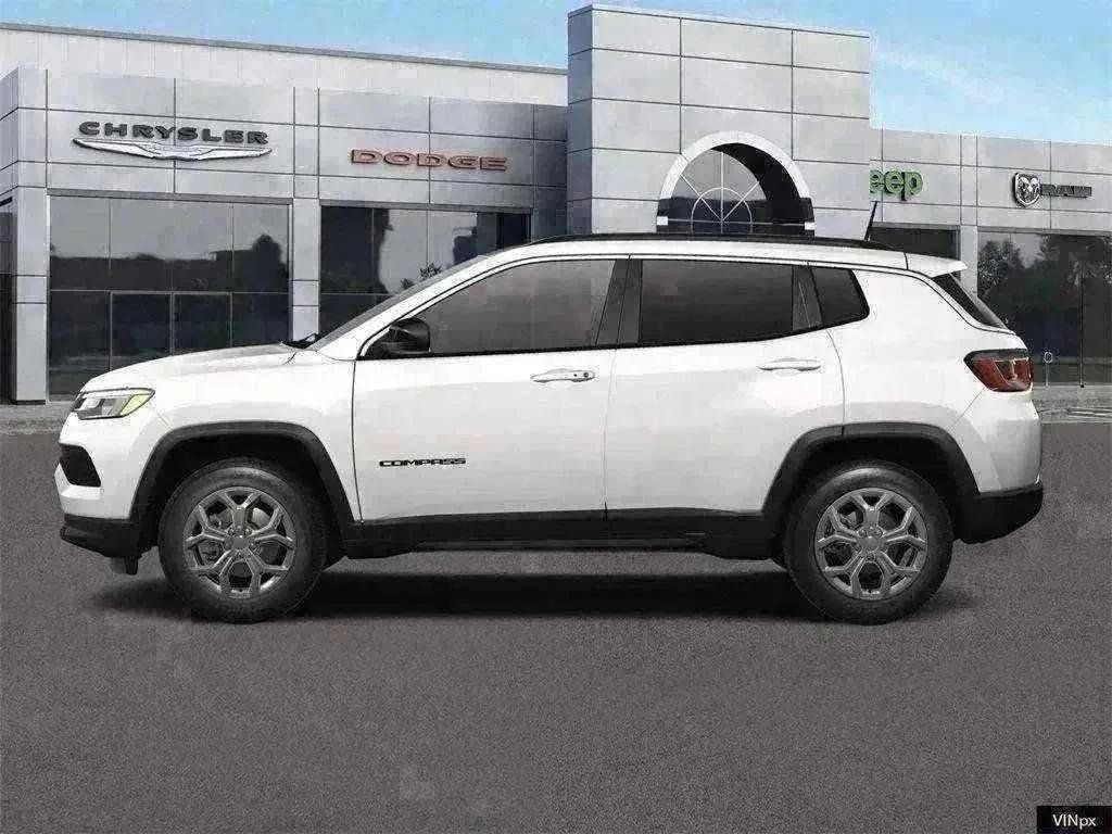 New 2024 Jeep Compass Latitude AWD/4WD image 3