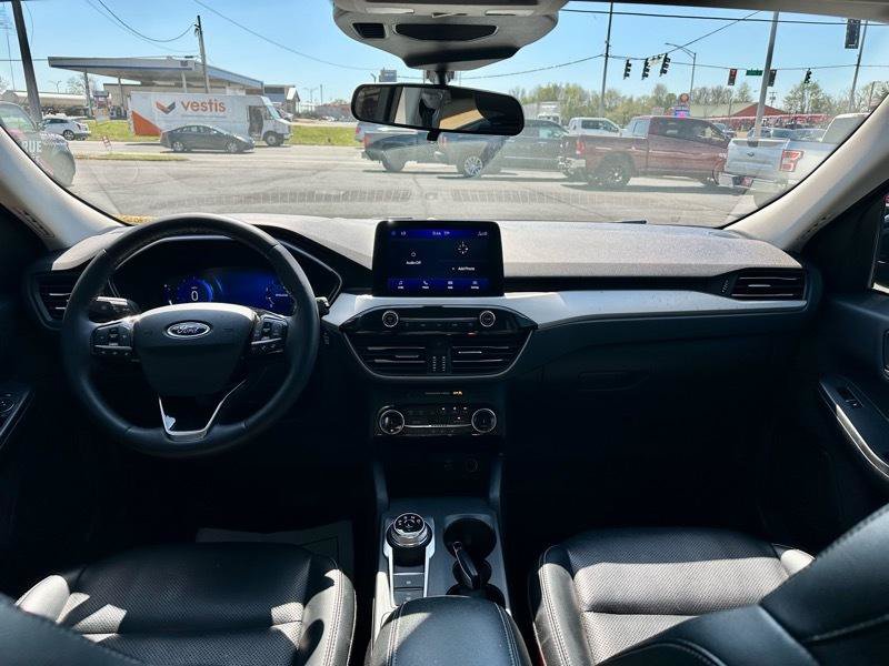 Used 2022 Ford Escape SEL w/ Technology Package FWD image 11