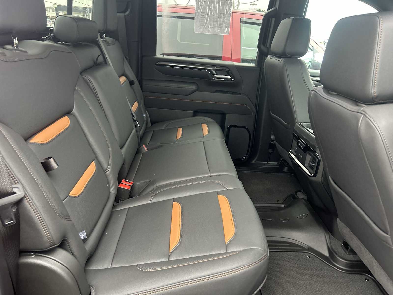 Used 2025 GMC Sierra 2500 AT4 w/ AT4 Premium Plus Package AWD/4WD image 28
