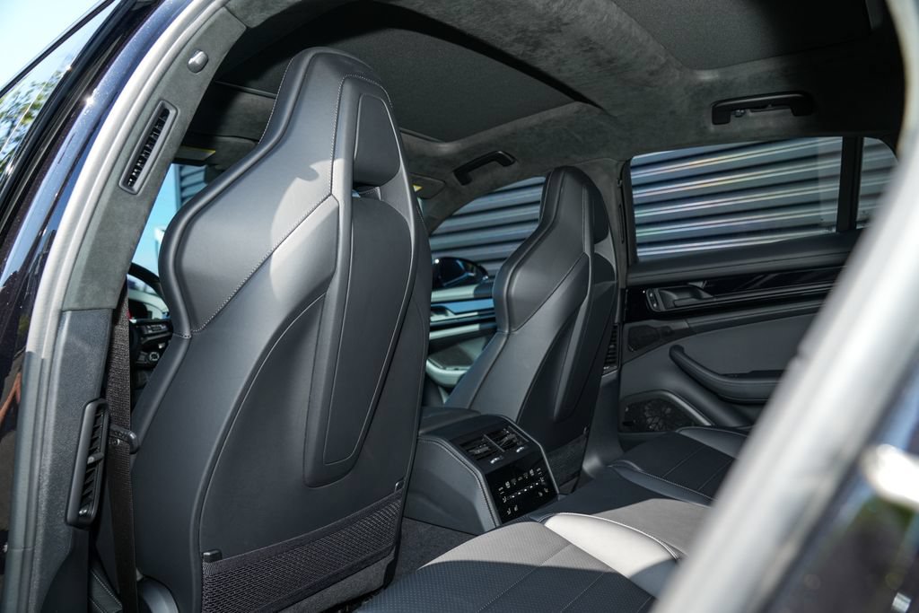 Certified 2026 Porsche Panamera GTS AWD/4WD image 25