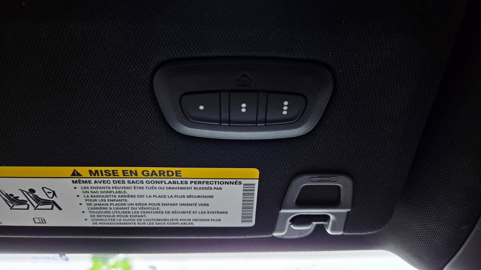 Used 2025 Jeep Grand Cherokee Limited w/ Luxury Tech Group II RWD image 40