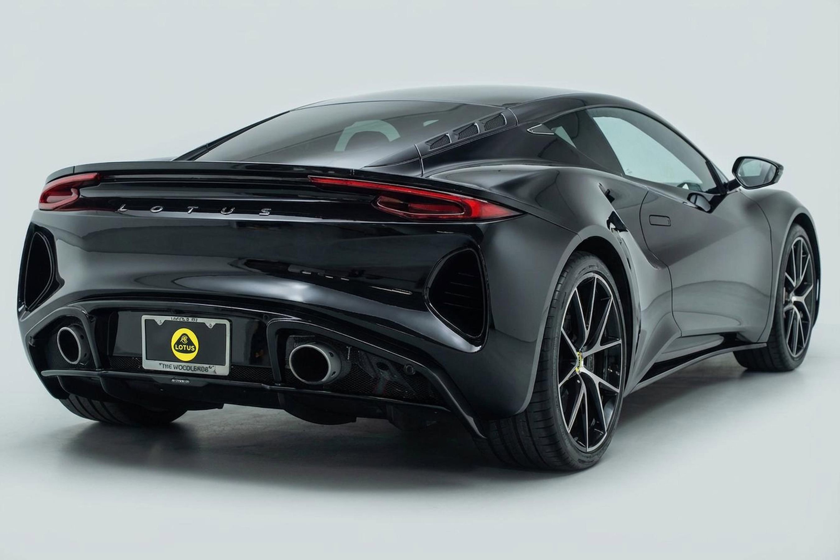 New 2025 Lotus Emira image 3