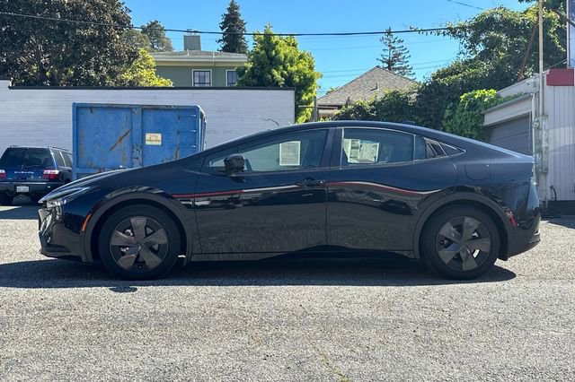 Used 2025 Toyota Prius Plug-In Hybrid image 7