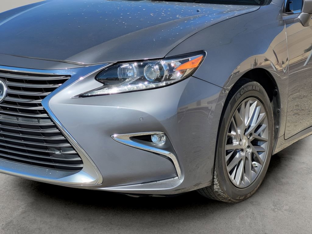 Used 2018 Lexus ES 350 w/ Navigation System Package image 2