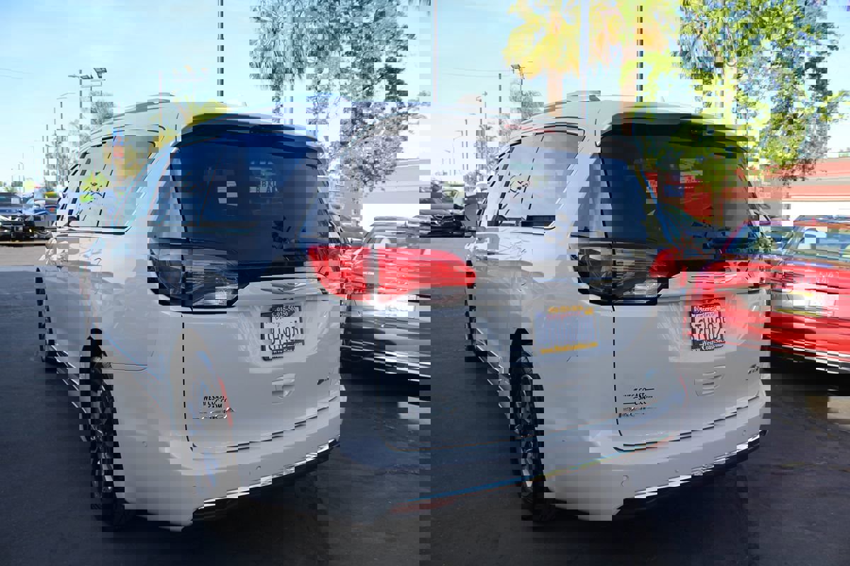 Used 2020 Chrysler Pacifica Limited w/ Advanced Safetytec Group image 5