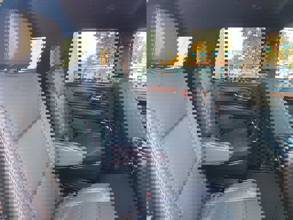 Used 2025 GMC Yukon Denali image 15