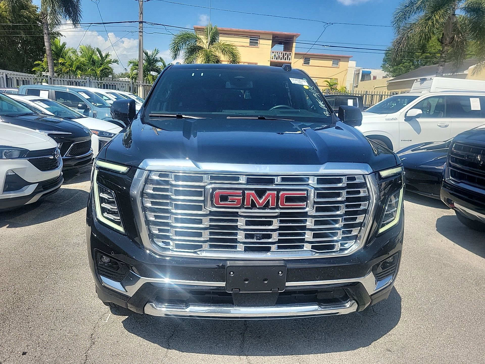 Used 2025 GMC Yukon XL Denali image 4