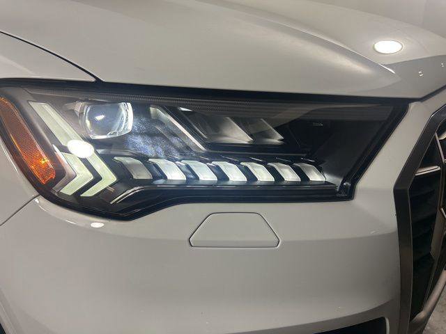 Certified 2023 Audi Q7 2.0T Premium Plus AWD/4WD image 32