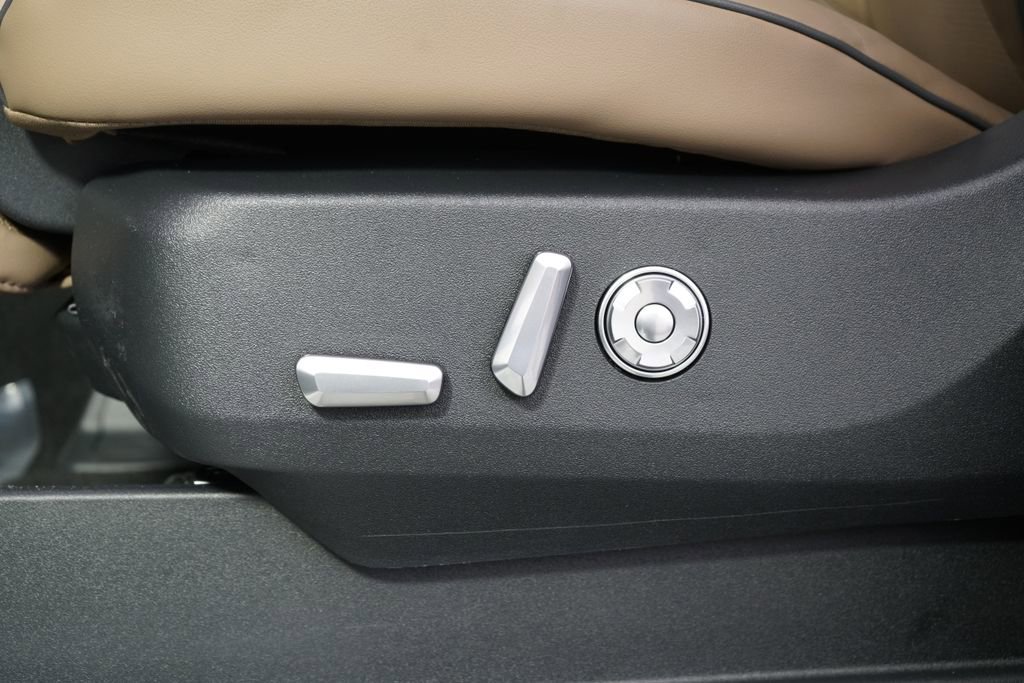 New 2026 Lincoln Navigator L Black Label AWD/4WD image 14