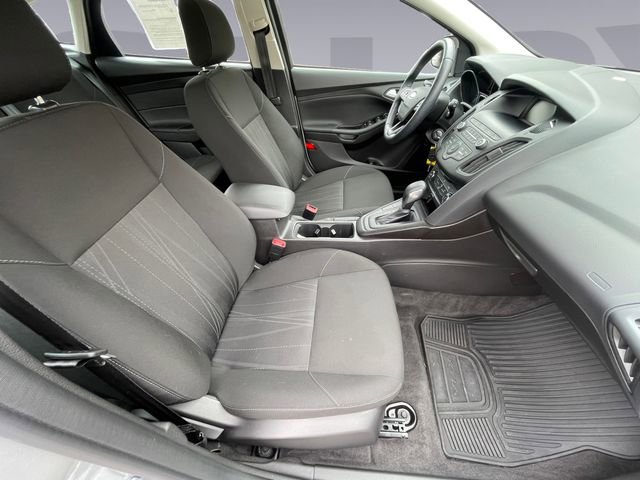 Used 2018 Ford Focus SE w/ Cold Weather Package image 17