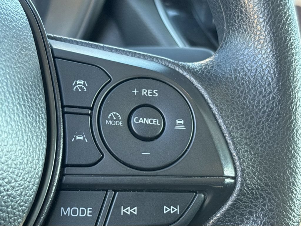 Used 2024 Toyota Corolla LE FWD image 11