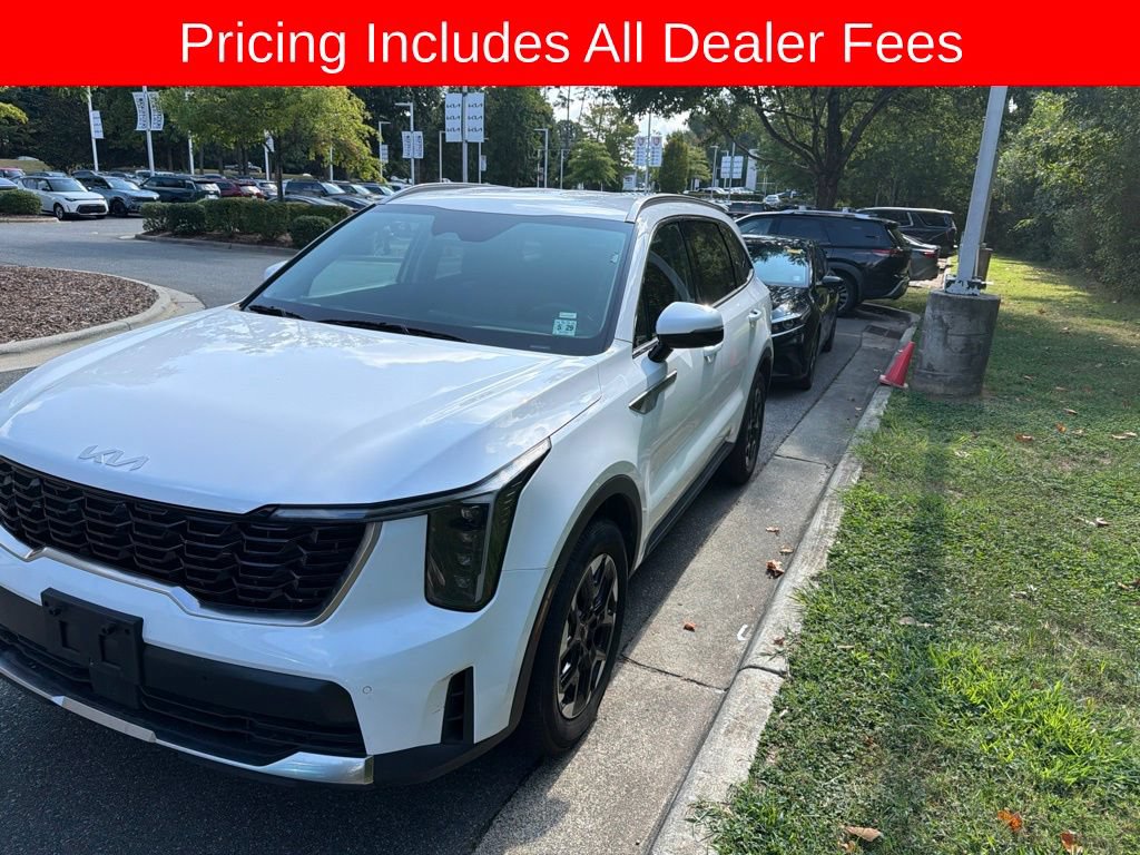 Used 2024 Kia Sorento S FWD image 3