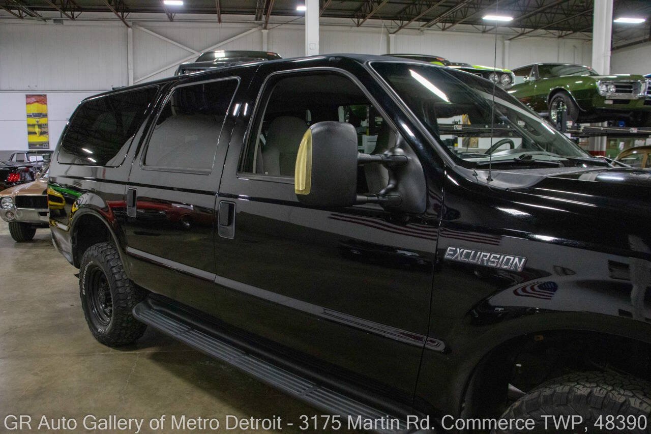 Used 2005 Ford Excursion XLT AWD/4WD image 23