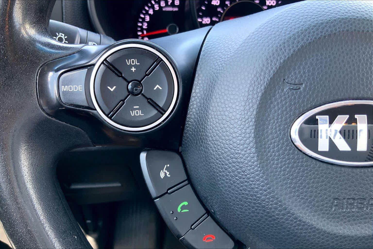 Used 2017 Kia Soul FWD image 23