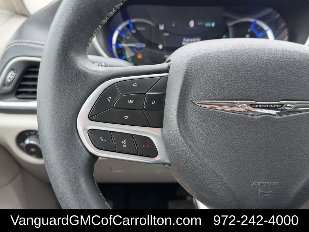 Used 2023 Chrysler Pacifica Touring-L FWD image 15