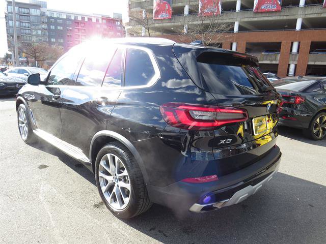 Used 2023 BMW X5 xDrive45e w/ Luxury Seating Package image 2