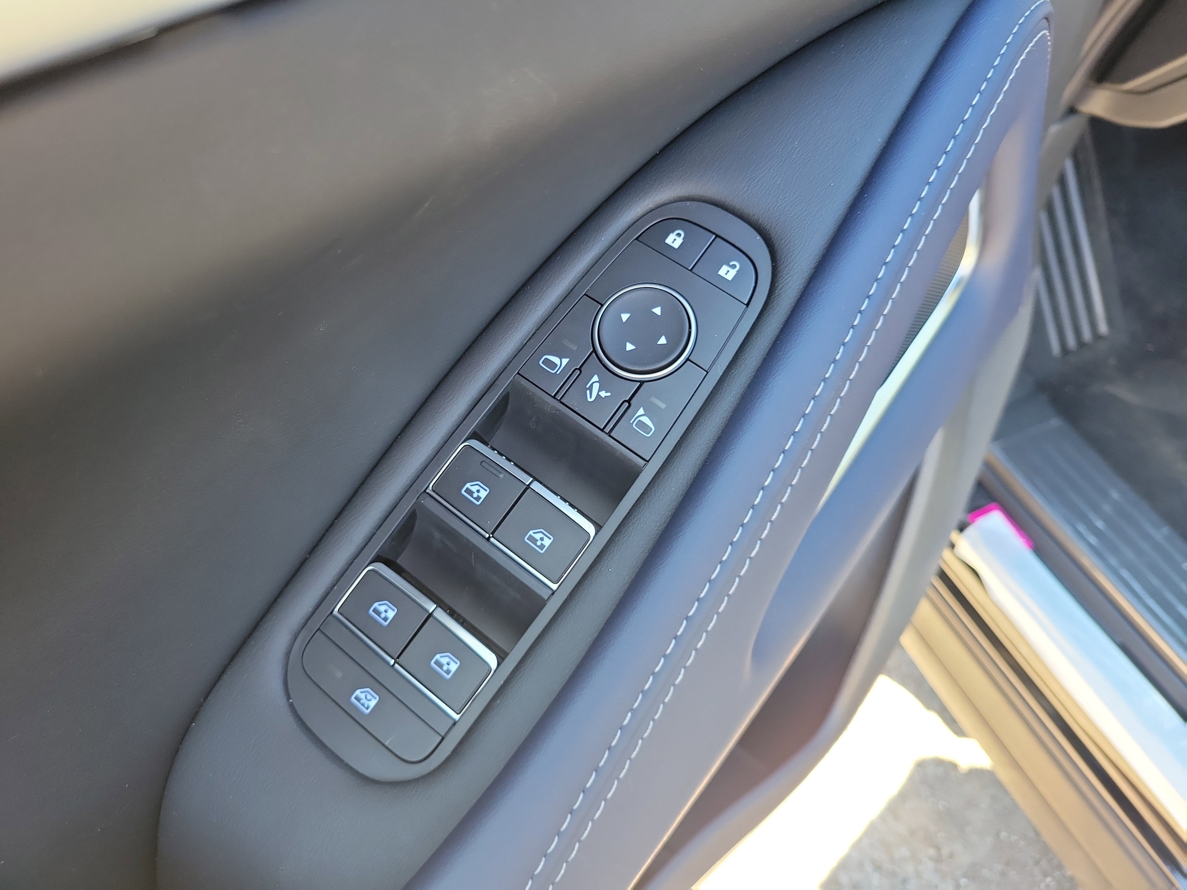 New 2026 INFINITI QX60 Sport w/ Dark Cargo Package image 24