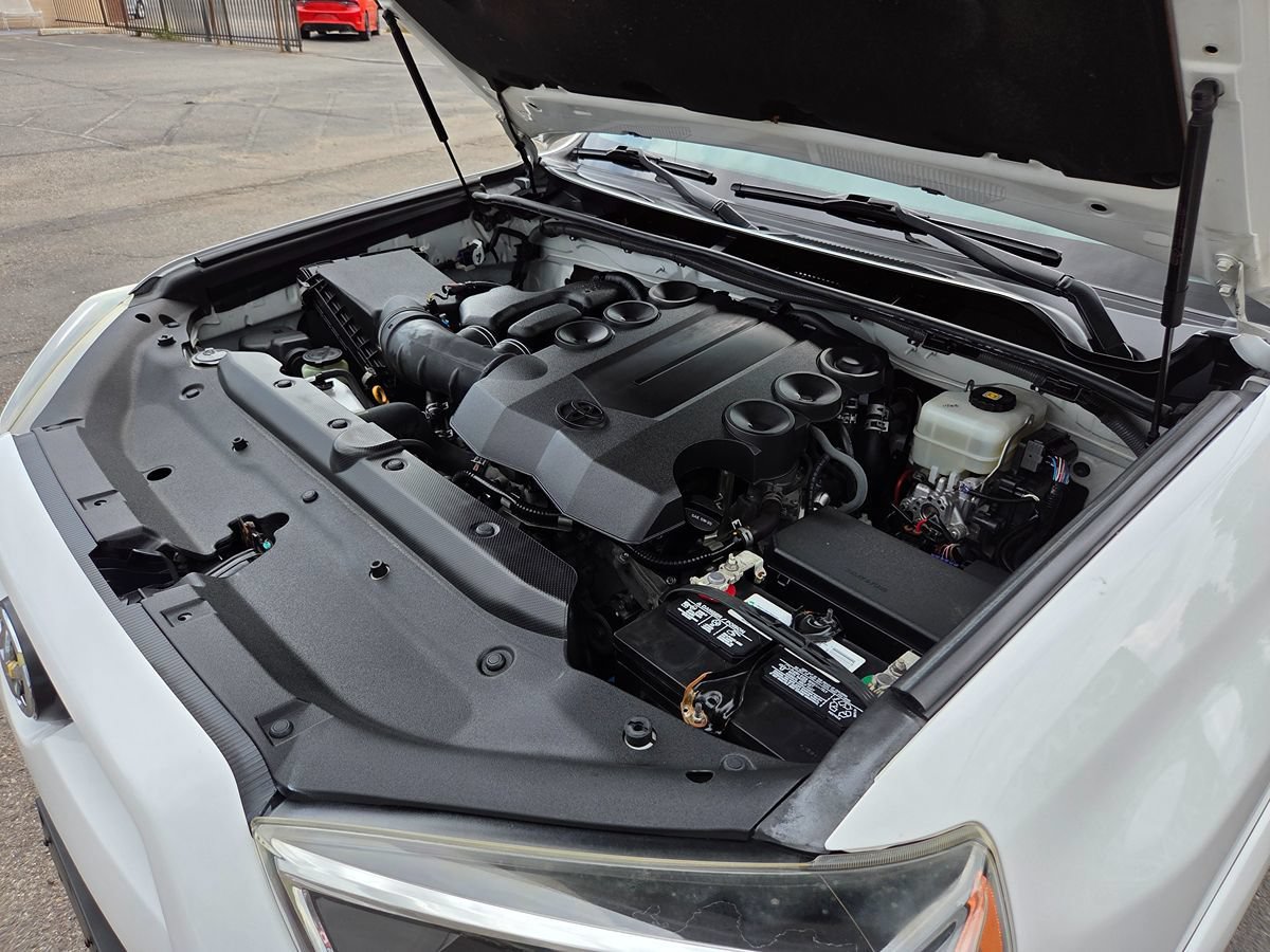 Used 2018 Toyota 4Runner SR5 AWD/4WD image 62