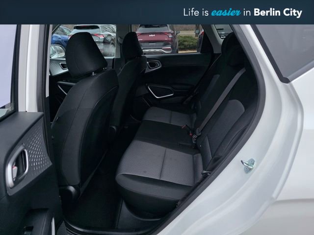 Certified 2025 Kia Soul LX w/ LX Technology Package FWD image 17