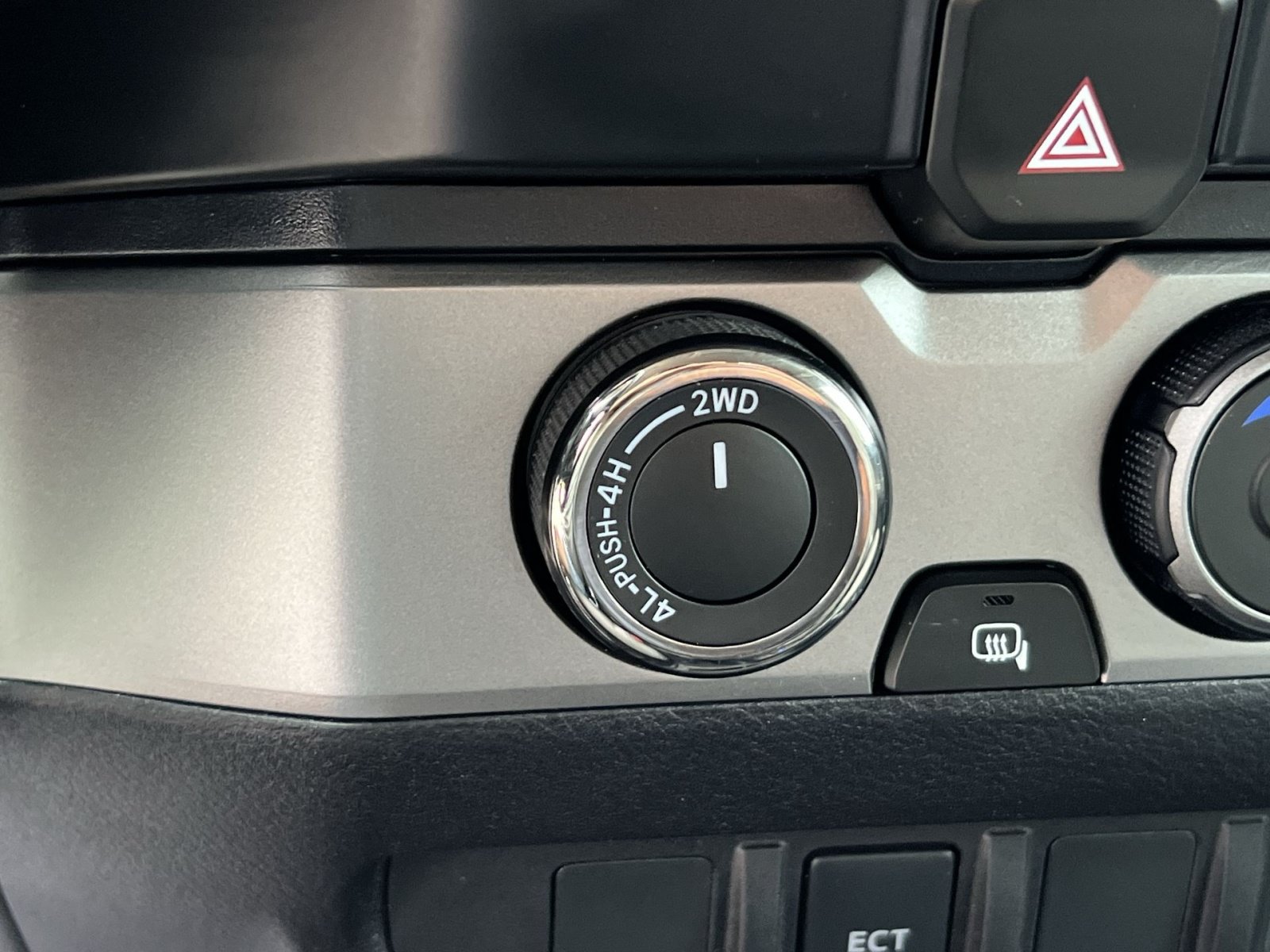 Used 2023 Toyota Tacoma SR AWD/4WD image 32