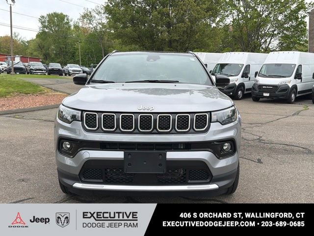 Used 2023 Jeep Compass Limited w/ Sun and Sound Group AWD/4WD image 2