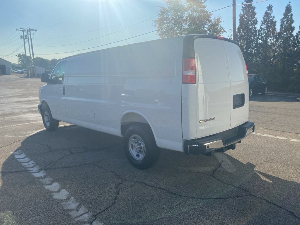 New 2025 Chevrolet Express 3500 Extended w/ Driver Convenience Package RWD image 5