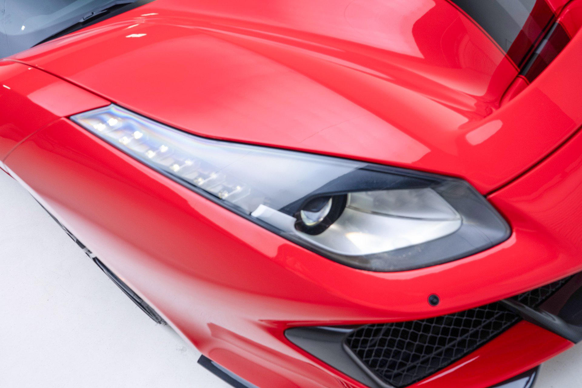 Used 2020 Ferrari 488 Pista Coupe RWD image 18