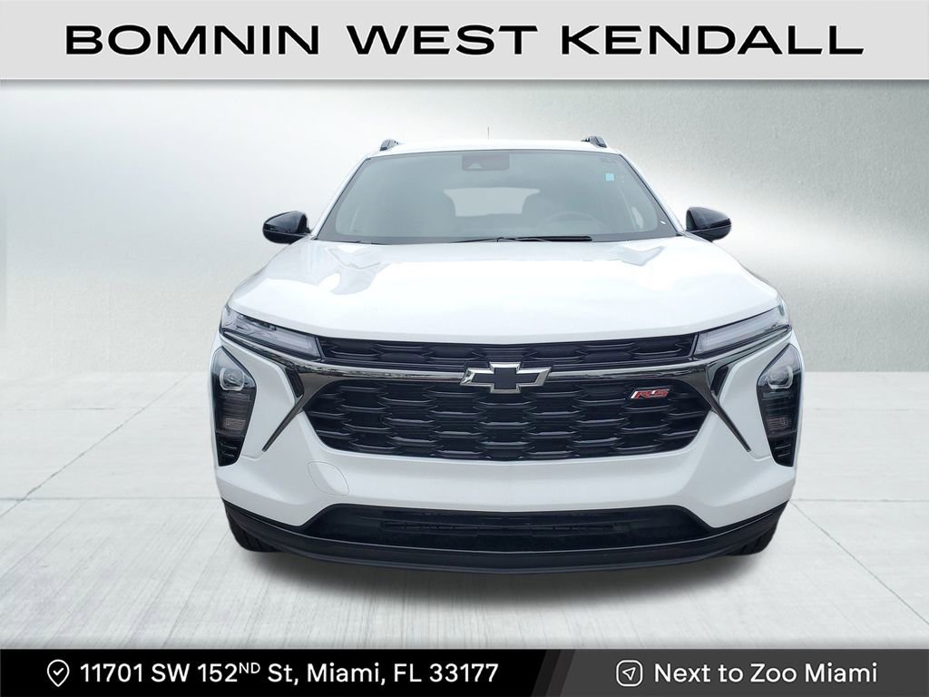 Used 2025 Chevrolet Trax RS w/ Driver Confidence Package image 2