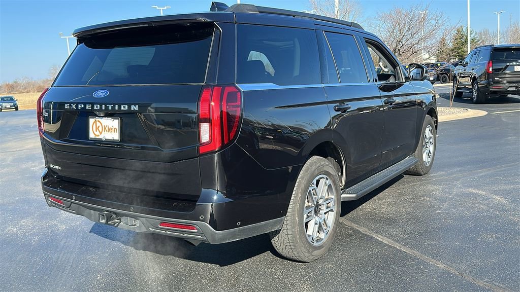 Used 2025 Ford Expedition Active AWD/4WD image 8
