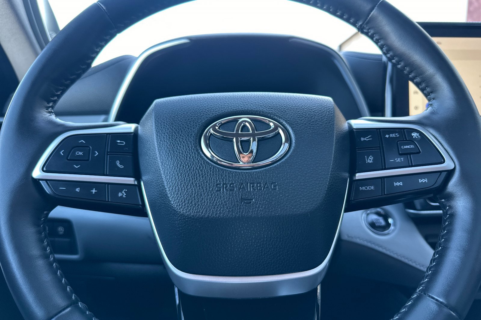 Used 2023 Toyota Highlander Platinum image 24