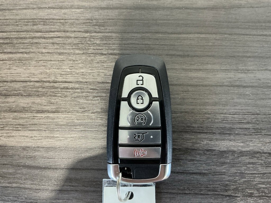 Used 2024 Ford Edge Titanium image 30