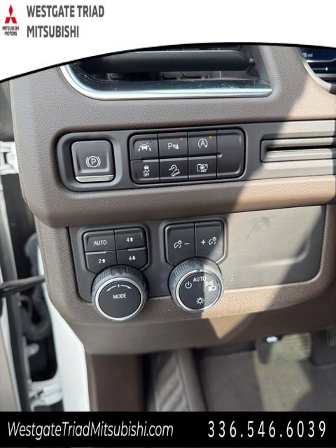 Used 2023 Chevrolet Suburban Z71 w/ Luxury Package image 14