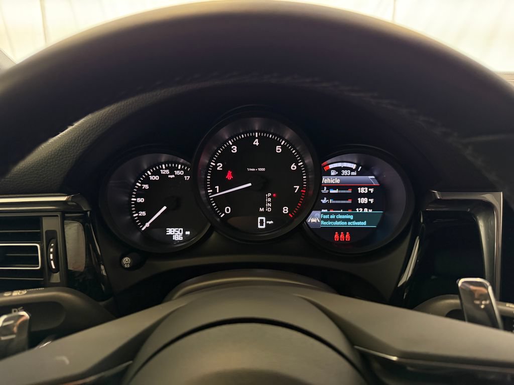 Certified 2026 Porsche Macan AWD/4WD image 21